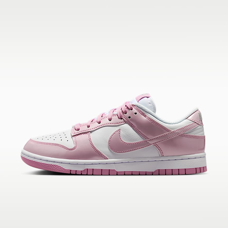 WMNS+NIKE+DUNK+LOW+SE+STREET1.png